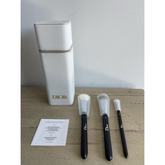 DIOR Beauty WELCOME GIFT *SILVER* Brush Set & Storage Case NEW with BOX & Sample - Picture 1 of 5